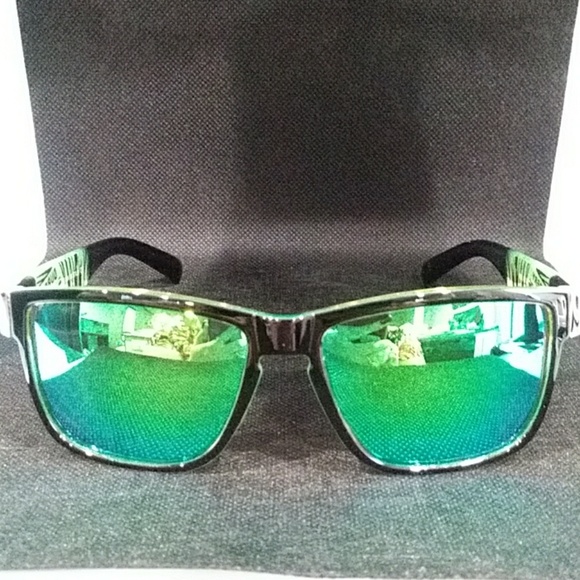 Dubery Other - 🆕 Unisex Sunglasses